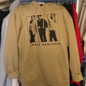 Jonas brothers hoodie. 5 albums one night tour
